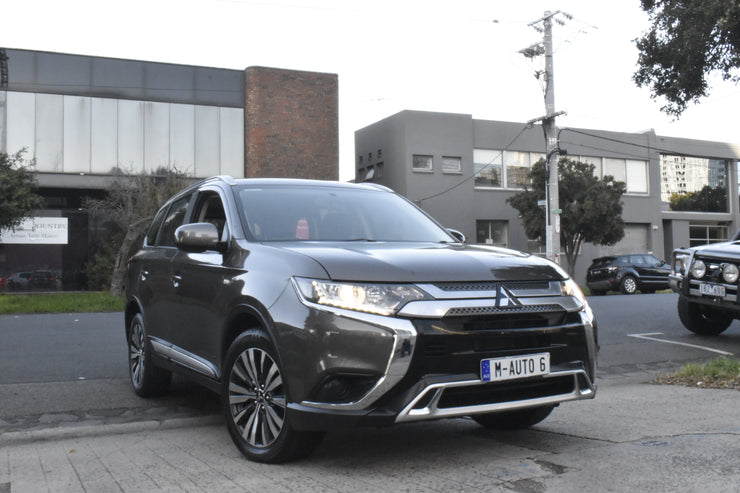 2018 Mitsubishi Outlander ZL MY19 ES Wagon 7st 5dr CVT 6sp AWD 710kg 2.4i 2307U