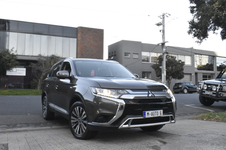 2018 Mitsubishi Outlander ZL MY19 ES Wagon 7st 5dr CVT 6sp AWD 710kg 2.4i 2307U