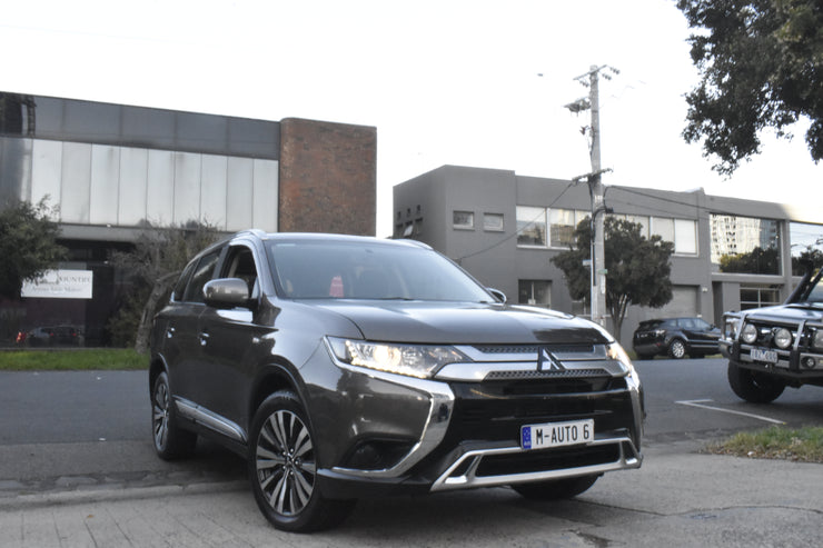 2018 Mitsubishi Outlander ZL MY19 ES Wagon 7st 5dr CVT 6sp AWD 710kg 2.4i 2307U
