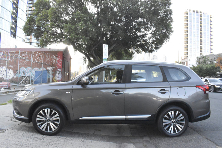 2018 Mitsubishi Outlander ZL MY19 ES Wagon 7st 5dr CVT 6sp AWD 710kg 2.4i 2307U