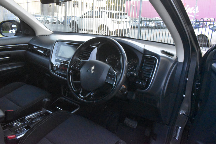 2018 Mitsubishi Outlander ZL MY19 ES Wagon 7st 5dr CVT 6sp AWD 710kg 2.4i 2307U